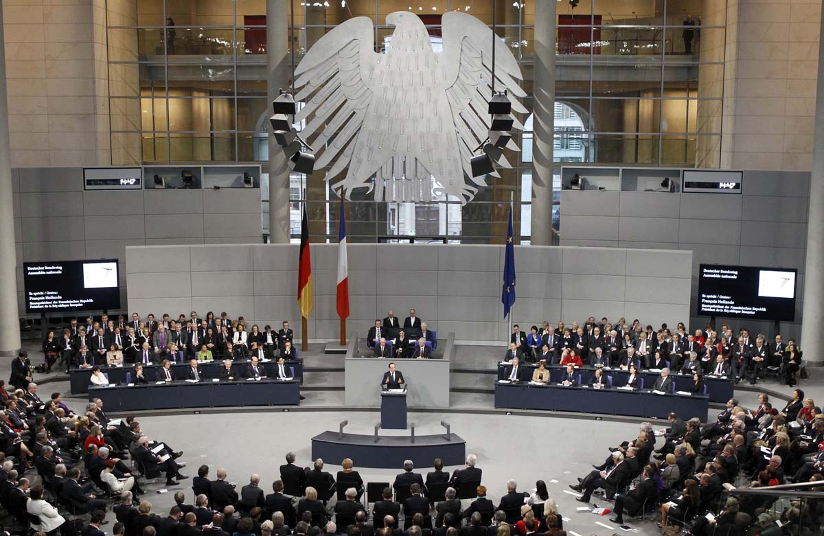 المانيا. البرلمان . المقاتلين الالمان