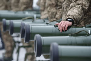 الأزمة الأوكرانية ـ امدادات الأسلحة، الأهداف والتداعيات
